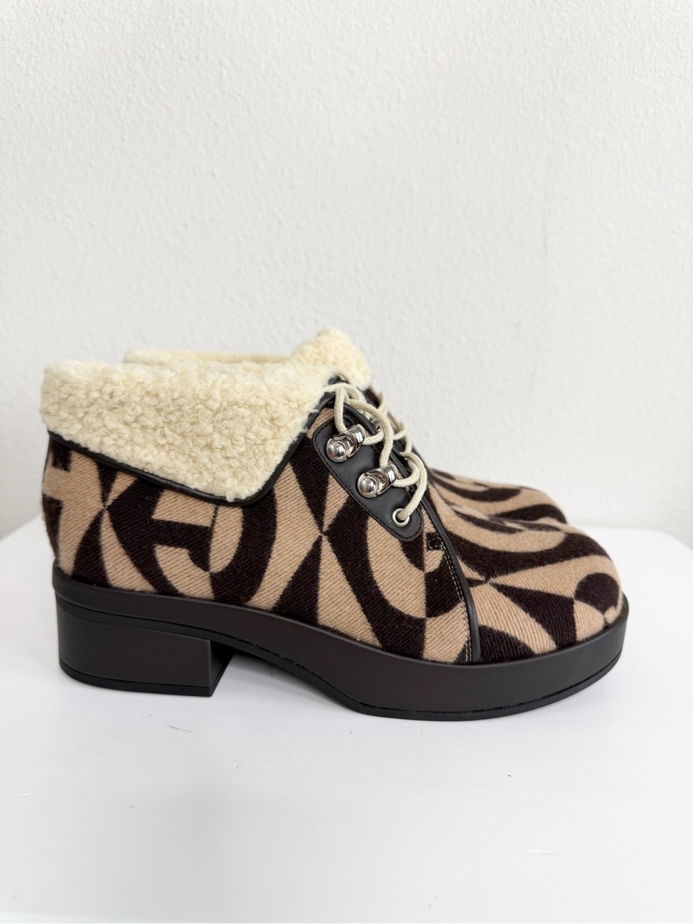 GUCCI GG Wool Ankle Boots with Shearling Trim Size 37